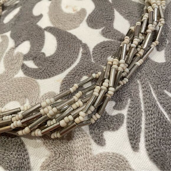 UNBRANDED Multistrand Beaded Necklace Silver / White Statement Piece‎ - Picture 4 of 6